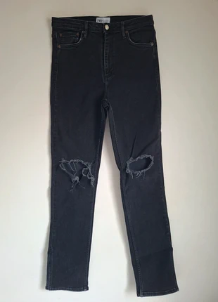 Jean noir effet destroy - l'incontournable du dressing, Zara neuf, taille 42, brand: Zara, condition: Very good, size: XL / 42 / 14, €20.90, €22.65 includes Buyer Protection