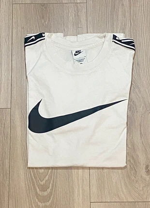 Nike - T-Shirt Taille S Blanc et Noir, brand: Nike, condition: Very good, size: S, €5.00, €5.95 includes Buyer Protection
