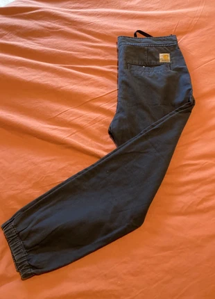 Pantalón Carhartt Wip Azul, marca: Carhartt, estado: Muy bueno, tamaño: M, 20,00 €, 21,70 € Protección al comprador incluida