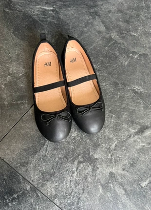 Zwarte ballerina van de H&M, merk: H&M, staat: Heel goed, maat: 30, € 5,00, € 5,95 inclusief Kopersbescherming