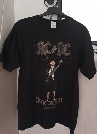 T-shirt Ac/DC taille L, marque: Fruit of the Loom, état: Très bon état, taille: L, 5,00 €, 5,95 € Protection acheteurs incluse