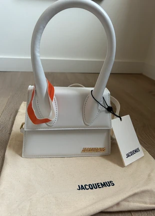 Nieuw met aangehecht label! Jacquemus Le Chiquito Medium, wit, merk: Jacquemus, staat: Nieuw met prijskaartje, € 325,00, € 341,95 inclusief Kopersbescherming