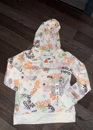 Pull à capuche neuf Gemo 8 ans écriture taguer, marque: Gémo, état: Neuf avec étiquette, taille: 8 ans / 128 cm, 4,00 €, 4,90 € Protection acheteurs incluse