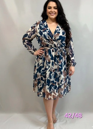 Robes, marca: Boutique Parisienne, estado: Novo com etiquetas, tamanho: Tamanho único, €25.00, €26.95 inclui Proteção do Comprador