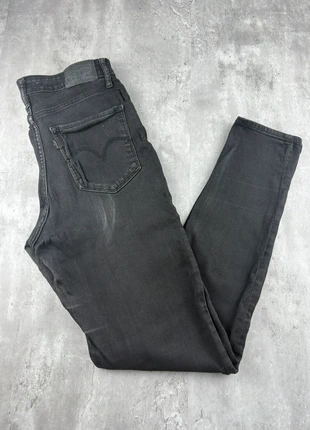 Jean levi’s W30 FR34 model haut skinny coupe skinny couleur noir bon état, brand: Levi's, condizioni: Buone, taglia: XS / IT 38 / EU 34, €12.00, €13.30 include la Protezione acquisti