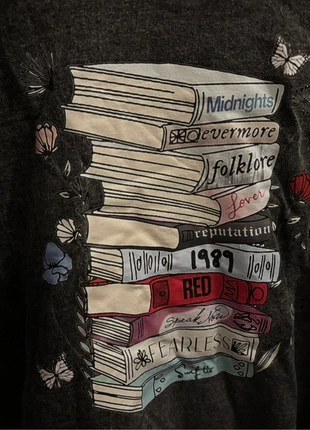 T shirt Taylor Swift eras livres, marque: Taylor Swift, état: Très bon état, taille: Taille unique, 15,00 €, 16,45 € Protection acheteurs incluse