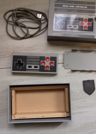 8BitDo NES30 controller, marca: 8BitDo, estado: Muito bom, €23.00, €24.85 inclui Proteção do Comprador