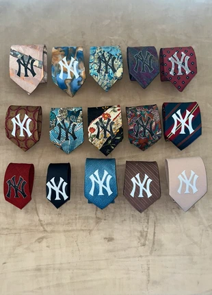 Cravatte Vintage New York Yankees, brand: Vintage Dressing, condizioni: Ottime, €8.99, €10.14 include la Protezione acquisti