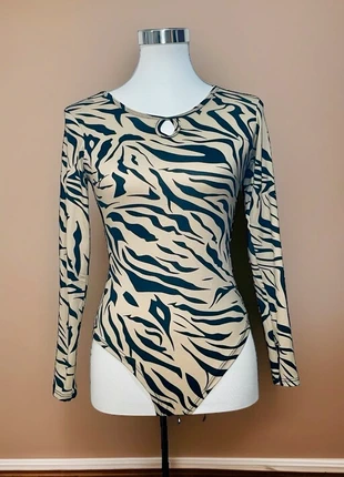 ⭐ Body cebra beige & negro • suave, elástico y chic • Talla S, brand: Local, condizioni: Ottime, taglia: S / IT 40 / EU 36, €7.50, €8.58 include la Protezione acquisti