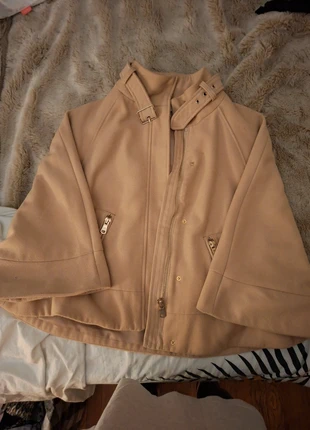 Poncho beige stradivarius Taille S, marke: Stradivarius, zustand: Sehr gut, größe: S / 36 / 8, 8,00 €, 9,10 € inklusive Vinted-Käuferschutz