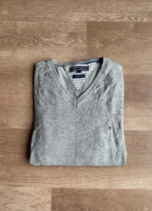 Pull homme gris Tommy Hilfiger L col V premium coton, marque: Tommy Hilfiger, état: Très bon état, taille: L, 28,00 €, 30,10 € Protection acheteurs incluse