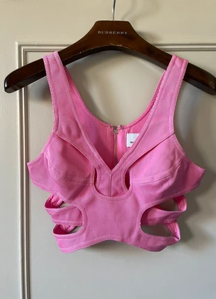 Burberry Cut-Out Crop Top – Pink – Size XS (UK 6–8), brand: Burberry, condition: Very good, size: XS / 6, £70.00, £74.20 includes Buyer Protection