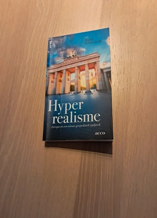 Hyper realisme (David Criekmans), staat: Heel goed, € 6,00, € 7,00 inclusief Kopersbescherming