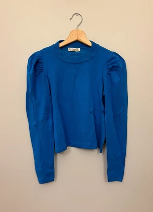 Maglia blu con maniche a sbuffo - Stradivarius, merk: Stradivarius, staat: Heel goed, maat: S / 36 / 8, € 4,00, € 4,90 inclusief Kopersbescherming