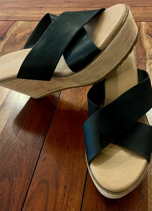 Chaussure femme, marque: La boutique souriante, état: Très bon état, taille: 41, 10,00 €, 11,20 € Protection acheteurs incluse