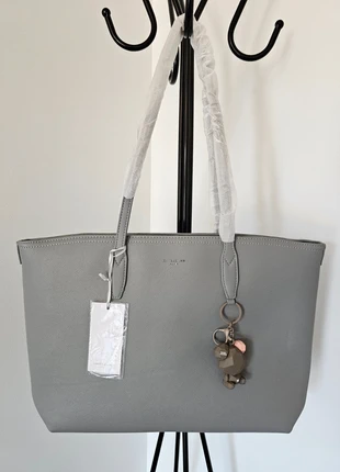 👜 Sac David Jones gris avec porte clé, marque: David Jones, état: Neuf avec étiquette, 22,00 €, 23,80 € Protection acheteurs (Pro) incluse