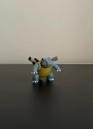 Pokémon • Blastoise Tomy figure, brand: Tomy, condizioni: Nuovo con cartellino, taglia: 6 anni / 116 cm, €10.00, €11.20 include la Protezione acquisti