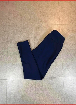 Pantalon Asos Design W30 L32 (FR 40) Bleu marine Très bon état, marca: ASOS, estado: Muy bueno, tamaño: W30 | ES 40, 10,00 €, 11,20 € Protección al comprador incluida