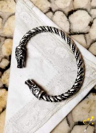 🪭🪭Bracelet viking ouvert à têtes de loup 🐺 pour homme ou femme couleur argent vieilli 🎁 Neuf 🪭, marque: Collection Privée, état: Neuf avec étiquette, 12,90 €, 14,25 € Protection acheteurs (Pro) incluse