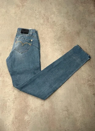 Jean Levi’s demi curve Skinny Femme Bleu vintage – Taille 32 (W26 L32), marca: Levi's, estado: Muito bom, tamanho: XXS / 32 / 4, €12.00, €13.30 inclui Proteção do Comprador Pro