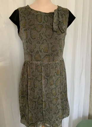 Robe en soie I.code kaki et marron manches courtes longueur genou taille:38, marque: I.Code, état: Très bon état, taille: M / 38 / 10, 12,00 €, 13,30 € Protection acheteurs incluse