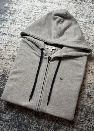 Veste à capuche Tommy Hilfiger – Gris – Taille M – Très bon état (9/10), marca: Tommy Hilfiger, estado: Muito bom, tamanho: M, €25.00, €26.95 inclui Proteção do Comprador