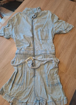 Combishort en jean Bershka – bleu clair taille M, marke: Bershka, zustand: Sehr gut, größe: M / 38 / 10, 4,99 €, 5,94 € inklusive Vinted-Käuferschutz