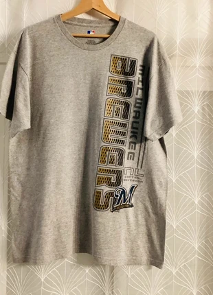 T-shirt MLB L/G en très bon état gris coton polyester homme t-shirt imprimé central division 🧢, marque: MLB, état: Très bon état, taille: L, 15,00 €, 16,45 € Protection acheteurs (Pro) incluse