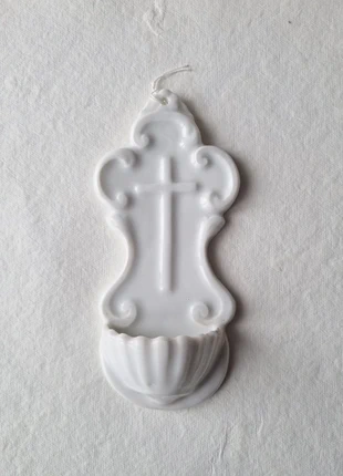 bénitier ancien porcelaine blanche, marque: Porcelaine, état: Très bon état, 20,00 €, 21,70 € Protection acheteurs incluse