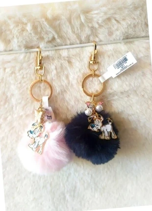 Lot 2 porte-clés Idéfix officiels Parc Astérix pompon noir rose avec breloques, merk: Parc Asterix, staat: Nieuw met prijskaartje, € 8,00, € 9,10 inclusief Kopersbescherming