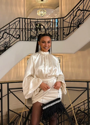 Sac Pochette Noire Strass Plumes Miu Miu, marque: Miu Miu, état: Très bon état, 150,00 €, 158,20 € Protection acheteurs incluse