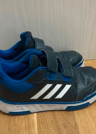 Scarpe Adidas bambino, merk: adidas, staat: Goed, maat: 32, € 4,00, € 4,90 inclusief Kopersbescherming