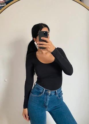 Langarmshirt schwarz Rundhals XS, marque: H&M, état: Bon état, taille: XS / 34 / 6, 8,00 €, 9,10 € Protection acheteurs incluse