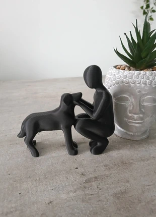 Statua moderna uomo con cane in resina nera, marque: Minimal, état: Neuf avec étiquette, 13,00 €, 14,35 € Protection acheteurs incluse