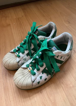Adidas Superstars Clover Boston Limited Edition, merk: adidas, staat: Goed, maat: 40.5, € 30,00, € 32,20 inclusief Kopersbescherming