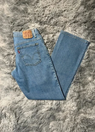 Jean Levi's 550 Relaxed Bootcut Bleu W28 Femme/Women JEA116, merk: Levi's, staat: Heel goed, maat: M / 38 / 10, € 14,00, € 15,40 inclusief Kopersbescherming Pro