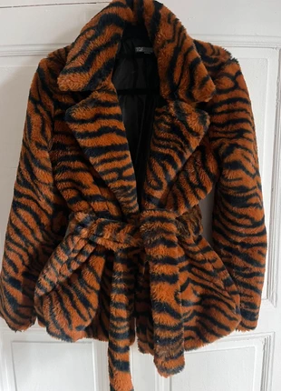 Veste fausse fourrure effet tigre – chaude & tendance – comme neuve, marca: TQF Collection, estado: Muito bom, tamanho: XL / 42 / 14, €40.00, €42.70 inclui Proteção do Comprador