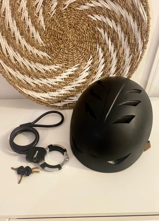 Casque vélo + antivol, marque: Decathlon, état: Neuf sans étiquette, 29,00 €, 31,15 € Protection acheteurs incluse
