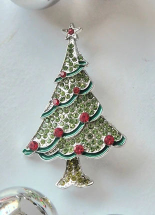Kado tip! Feestelijke kerstboom broche met strass, état: Très bon état, 4,95 €, 5,90 € Protection acheteurs incluse