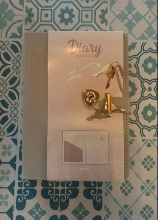 Carnet avec cadenas + clés, merk: Carnet, staat: Heel goed, € 8,00, € 9,10 inclusief Kopersbescherming