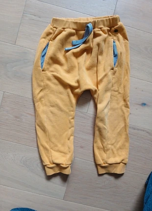 Adorable pantalon jogging petit bateau jaune 36 mois 3 ans, marque: Petit Bateau, état: Très bon état, taille: 3 ans / 98 cm, 4,00 €, 4,90 € Protection acheteurs incluse