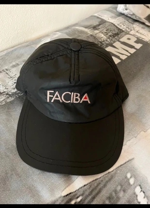 🖤 Black Faciba Winter Cap – Never Worn | Fleece Lined & Warm 🖤, marque: Faciba, état: Neuf sans étiquette, taille: Taille unique, 13,00 €, 14,35 € Protection acheteurs incluse