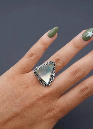 Silver Abalone Shell Ring Size S, brand: Silver, condition: Very good, size: 19.4 mm / S½, £13.99, £15.39 includes Buyer Protection