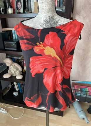 Teeshirt taille 54 ouverture dans le dos, marke: Boohoo, zustand: Neu, größe: 7XL / 54 / 26, 6,50 €, 7,53 € inklusive Vinted-Käuferschutz