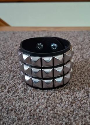studded bracelet cuff wristband silver, brand: ALT, condition: Very good, £4.90, £5.85 includes Buyer Protection