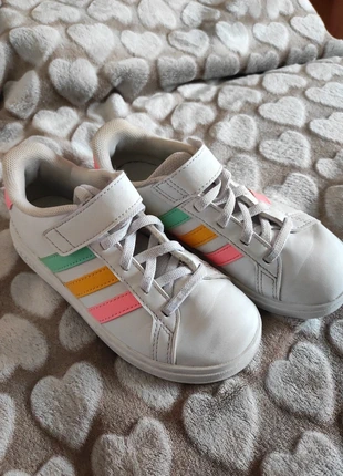 Zapatillas de niña Adidas velcro talla 30, marque: adidas, état: Très bon état, taille: 30, 9,00 €, 10,15 € Protection acheteurs incluse