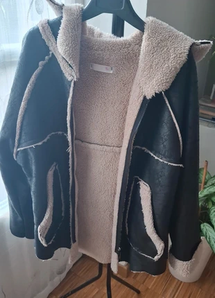 Jacke Kunstleder mit Kapuze und Fell schwarz beige Größe S/M, brand: Tweety, condizioni: Ottime, taglia: M / IT 42 / EU 38, €9.00, €10.15 include la Protezione acquisti