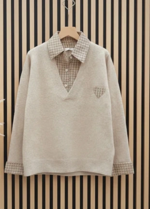 2 en 1 pull avec chemise intégrée 💖, marque: lovena paris, état: Neuf avec étiquette, taille: Taille unique, 34,00 €, 36,40 € Protection acheteurs (Pro) incluse