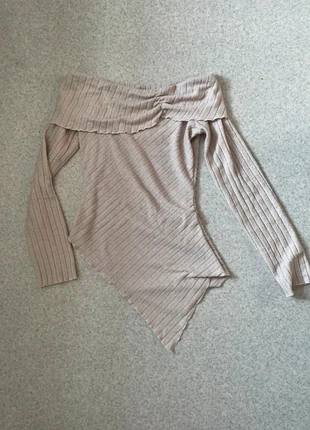 haut moulant asymétrique beige col bardot, marque: ne sais pas, état: Très bon état, taille: XS / 34 / 6, 7,00 €, 8,05 € Protection acheteurs incluse