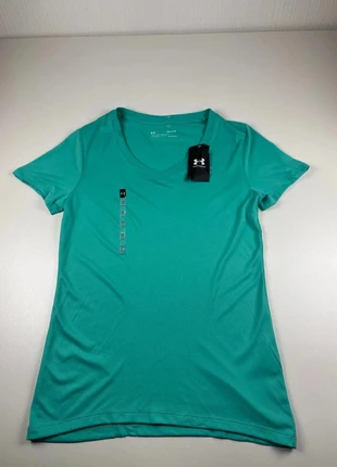 Haut sport fitness under armour femme S/M taché neuf, marque: Under Armour, état: Neuf avec étiquette, taille: S / 36 / 8, 11,00 €, 12,25 € Protection acheteurs (Pro) incluse